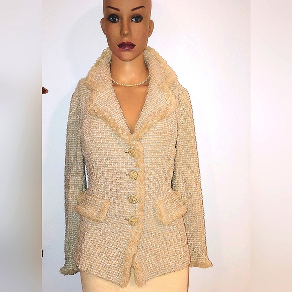St. John Jackets & Blazers - ST JOHN 6 8 KNIT BOUCLE EYELASH FRINGE BEIGE CREAM JACKET
